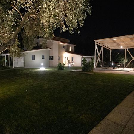 נאה פוטידאה 8 Boutique Suites מראה חיצוני תמונה
