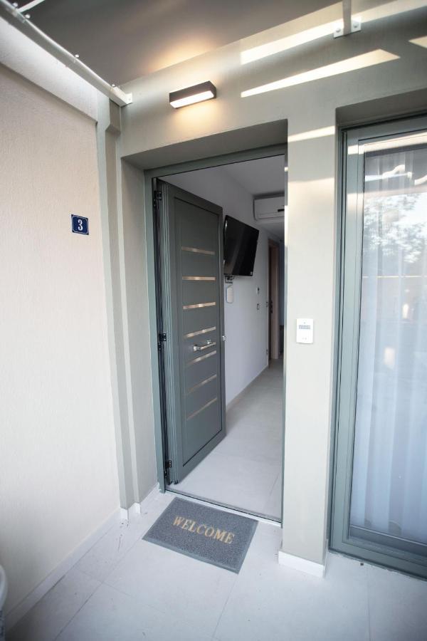 נאה פוטידאה 8 Boutique Suites חדר תמונה