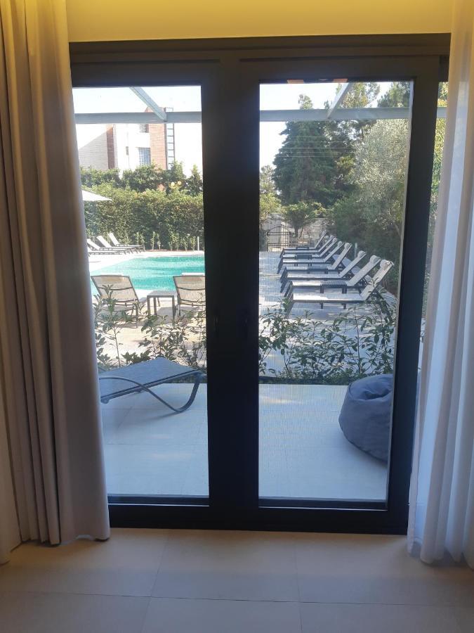 נאה פוטידאה 8 Boutique Suites מראה חיצוני תמונה
